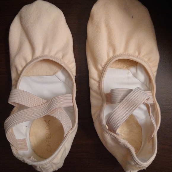 Capezio 2037W Hanami Canvas Adult Ballet Shoe - Picture 5 of 5